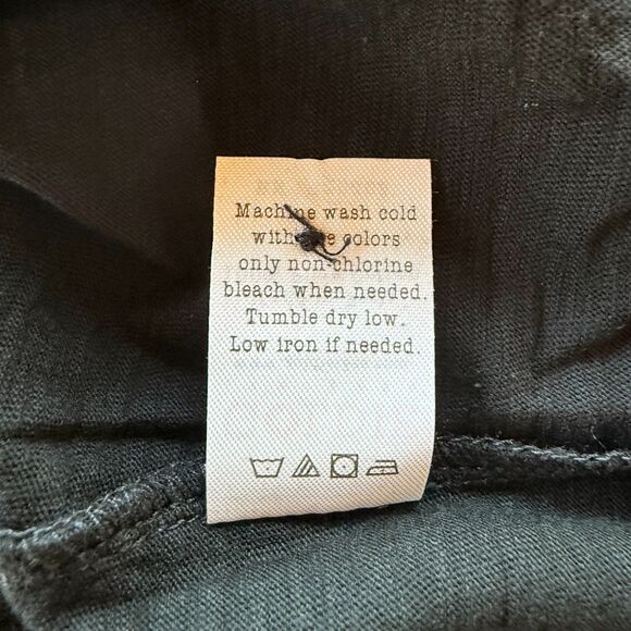 NWOT Goldie Lewinter Oversized Pilgrim Collar Button Down Long Sleeve T in Black - Picture 7 of 10